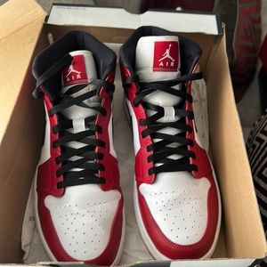 Men Jordan Mid